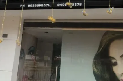 Aura Makeover Studio & Unisex Salon,Chengannur